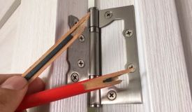 Что делать если скрипит дверь?