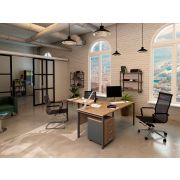 Кабинет руководителя в лофт-пространстве