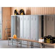 Комната для хранения одежды рабочих